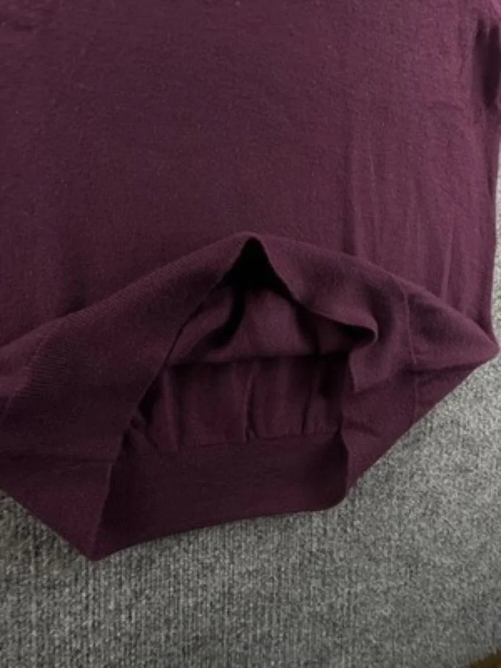 Fred Perry Wool Logo Medium Sweater Long Sleeve V-Neck Pullover Maroon Men Knit
